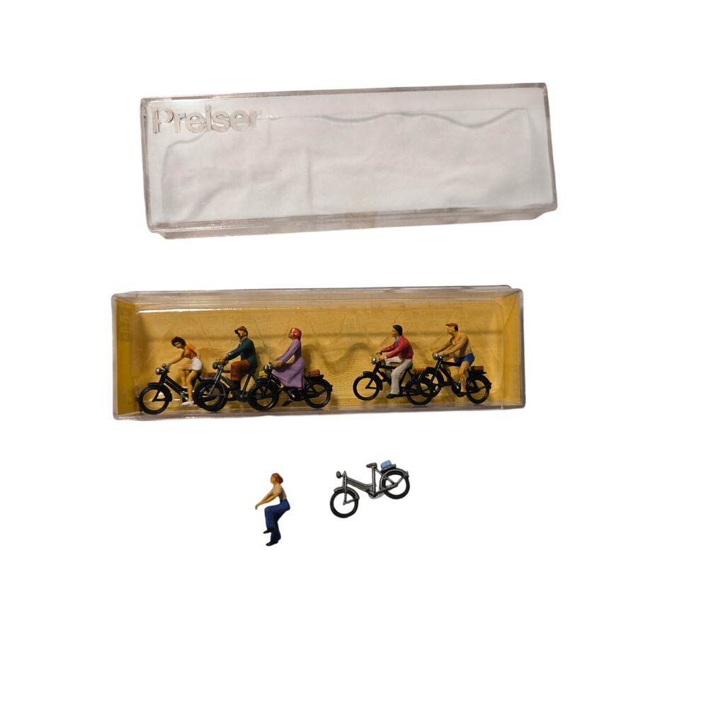 Preiser HO Scale 91 People on Bicycles 6 Figures Vintage Made in Germany
